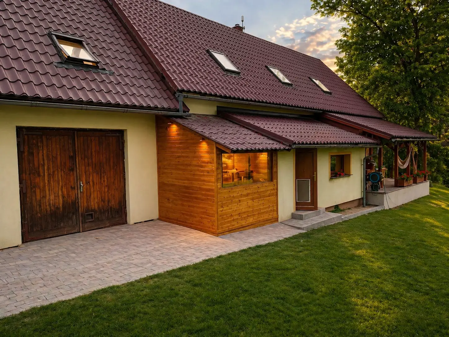 Venkovní sauna přistavěná k domu