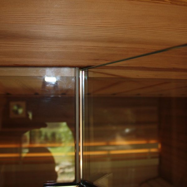 Prosklená finská sauna